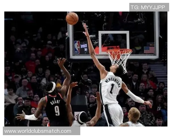 文班亚马首场比赛表现惊艳五次盖帽并成功隔扣字母哥引发广泛热议 文班亚马首场比赛表现惊艳五次盖帽并成功隔扣字母哥引发广泛热议